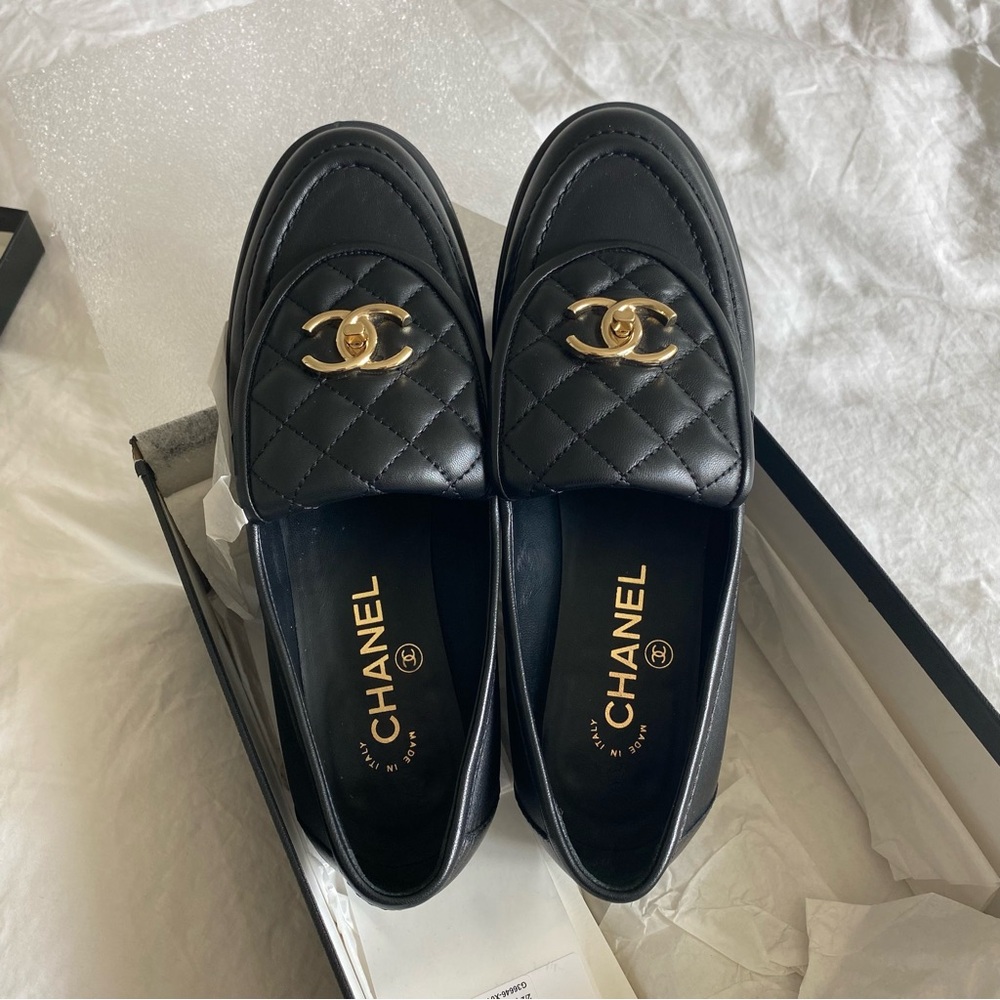 Chanel 2021 Interlocking CC Logo Loafers in Black Women’s Size IT38.5/US8.5
